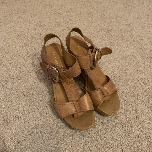 Tan wedges - Picture 1 of 2